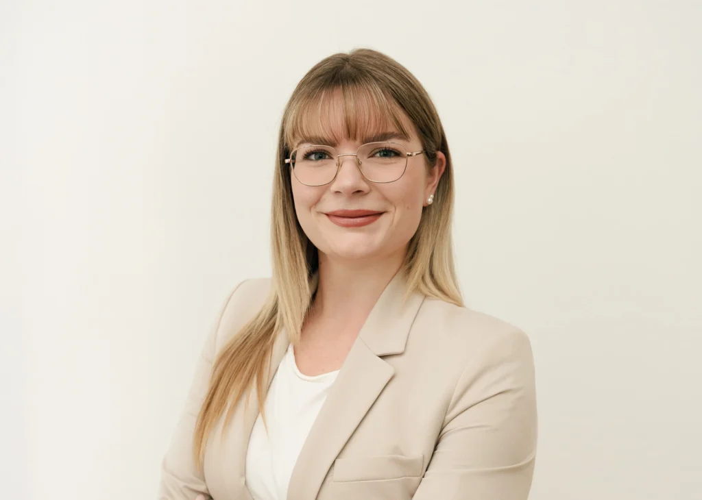 Porträt von Finanzberaterin Annika Dahnke